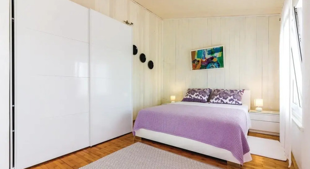 Beautiful Home in Medulin With Wifi and 4 Bedrooms, Rezerwuj Hotel Valbonasa Istria