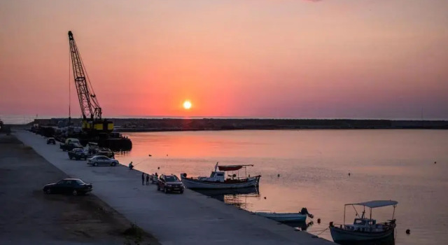 Phaos I, Prenota Hotel Hotel a Trifylia con parcheggio, Parcheggio
