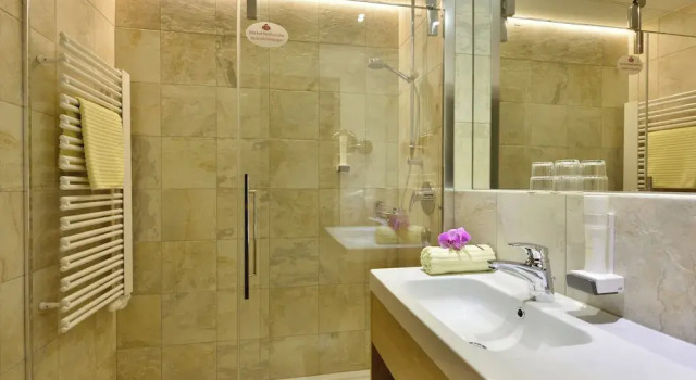 Семейный номер Standard с балконом Hotel Hubertus 4 Sterne