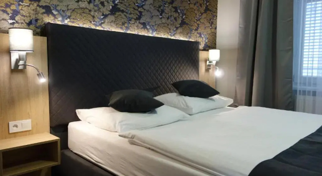 Standard quarto Pension Falconi
