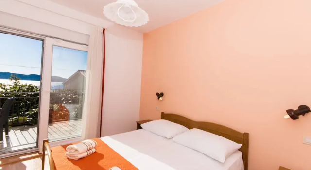 Apartments Mastelić, Забронировать Апартаменты/квартира Отели Трогир с бассейном, рядом с The Cathedral of St. Lawrence, Бассейн