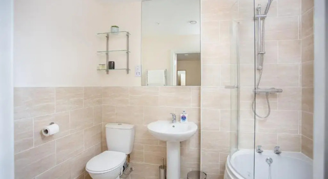 Апартаменты Stylish Modern City Centre Apartment