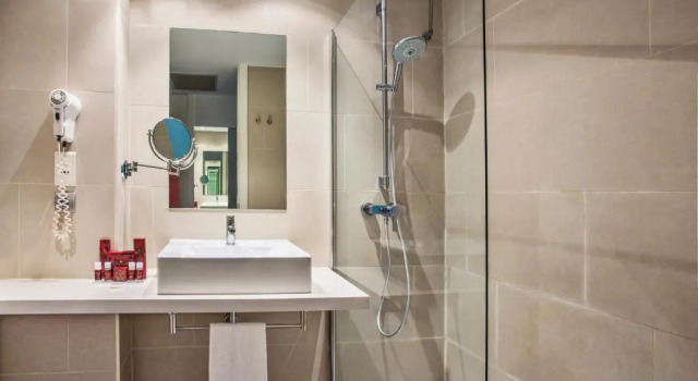 Трёхместный номер AZZ Valencia Táctica Hotel