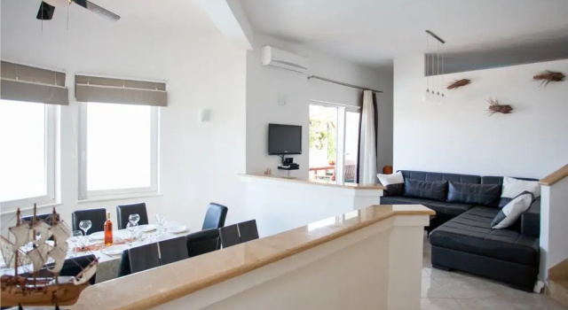 Beautiful Home in Razanj With Outdoor Swimming Pool, Wifi and 4 Bedrooms, Забронировать Отель Отели Рогозница с бассейном, Бассейн