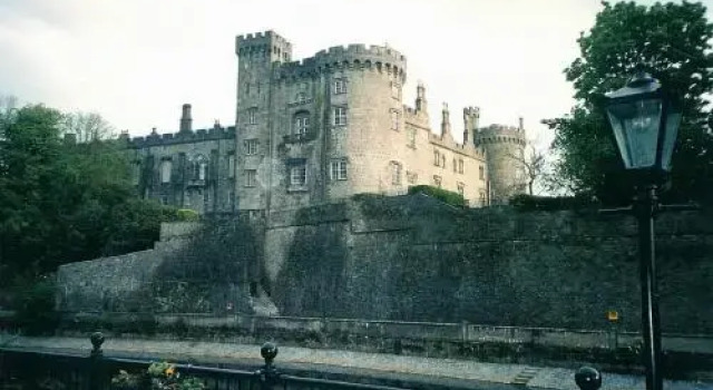 The Waterfront Townhouse Accommodation, Book Hotel Kilkenny 