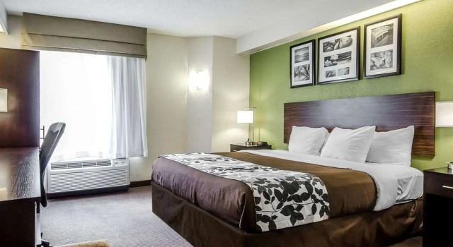 Двухместный номер Spark by Hilton Louisville Airport