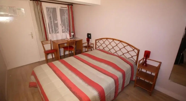 Hotel Restaurant Les Deux Sapins, Забронировать Отель Отели Верхней Нормандия с парковкой, Парковка