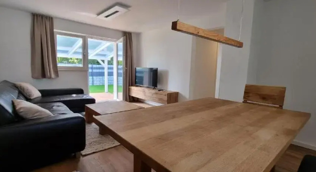 FN Oak Bungalow, Забронировать Отель Отели Фридрихсхафен с парковкой, рядом с Школьный музей, Парковка