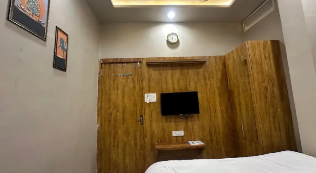 Hotel Stay Yay, Забронировать Отель Удджайн штат Мадхья-Прадеш