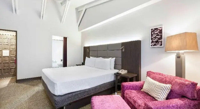 Двухместный номер Standard с балконом Crowne Plaza San Jose La Sabana by IHG