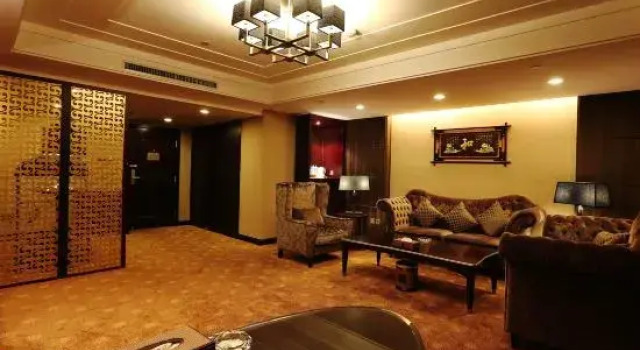 Люкс Business Liaoyang Hotel