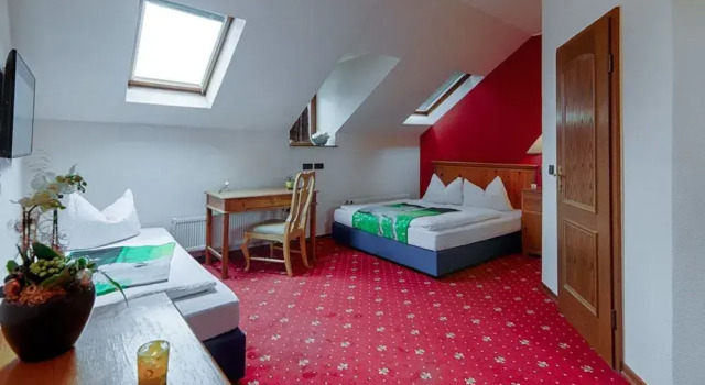 Hotel Dallgow, Book Hotel Hotels in Dallgow-Doeberitz with Parking, Parking