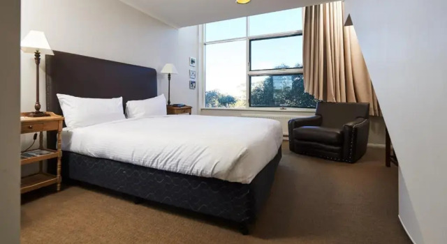 Полулюкс Mt Buller Chalet Hotel & Suites