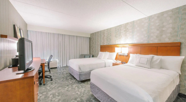 Четырёхместный номер Standard Courtyard by Marriott Nashua