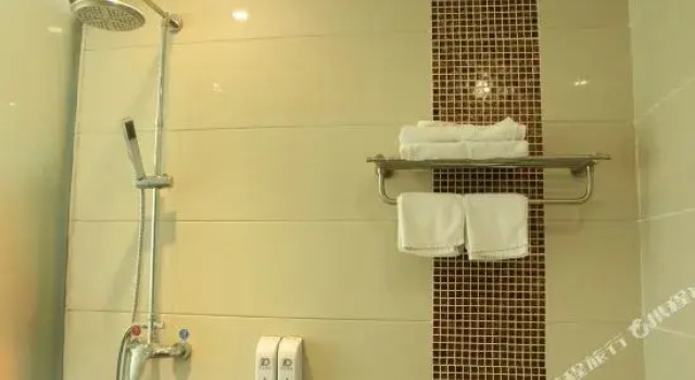 Yingdong Business Hotel (Xinhui China Resources Vanguard Store), Boek Hotel Hotels in Guangdong met parkeren, Parkeren