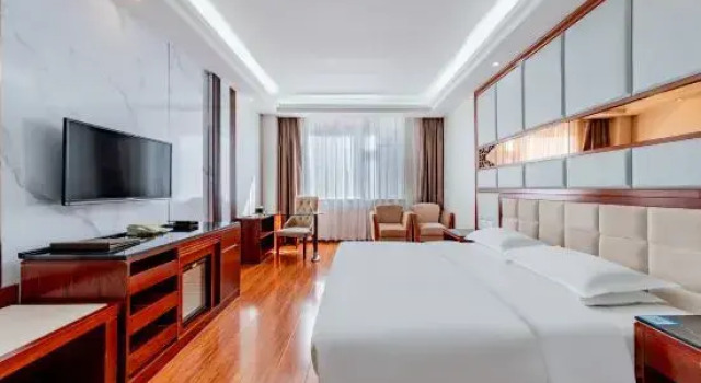 Семейный люкс Guanghui Holiday Hotel