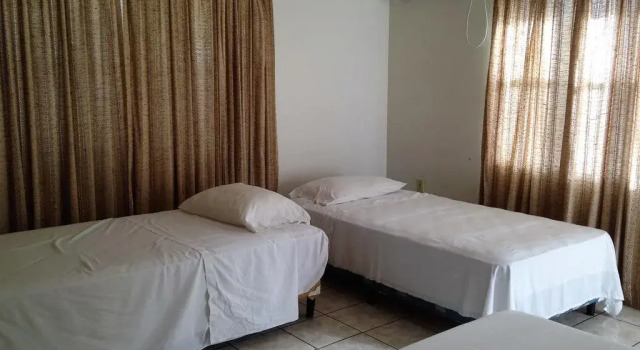 Sunrise Paradise/Carlito´s Place, Prenota Bed & breakfast Corn Island 