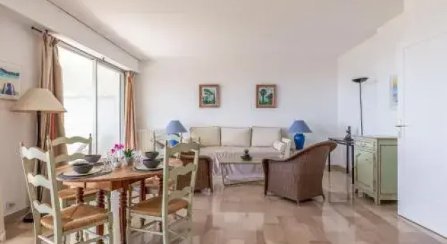 Apartment Les Horizons, Забронировать Апартаменты/квартира Апартаменты Канн, рядом с Церковь Нотр-Дам-д'Эсперанс, Апартаменты/квартира