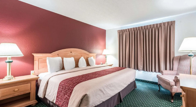 Двухместный люкс Red Roof Inn & Suites Knoxville East