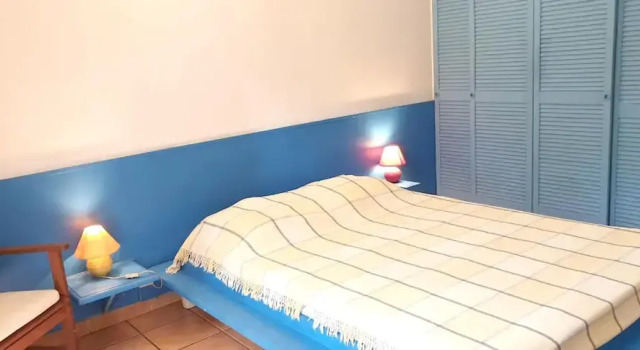 Studio in Saint-pierre, With Enclosed Garden and Wifi, Book Hotel Hoteller i Saint-Pierre med parkering, nær Saga du Rhum, Parkering