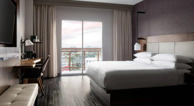 Двухместный номер Executive Visalia Marriott at the Convention Center