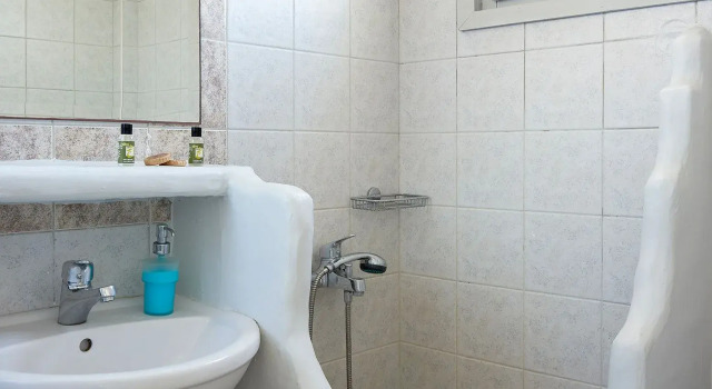 Двухместный номер Comfort Цокольный этаж Milos Inn