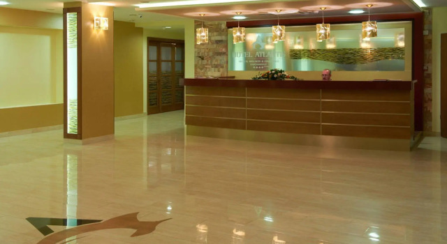 Hotel Atlantis Wellness & Conference, Reserva ahora Hotel Hoteles en Northern Great Plain con piscina, Piscina