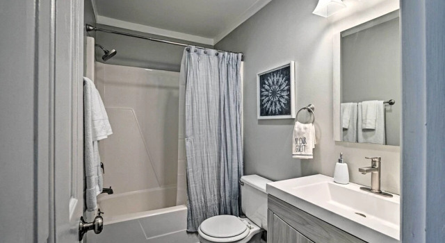 Апартаменты Couples Retreat w/ Balcony in Surfside Beach!
