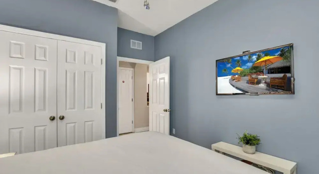 Luxurious Condo Near Disneyfree Waterpark Access
