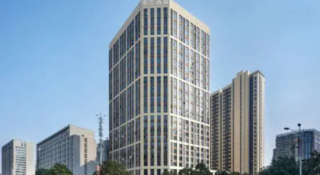 pure clouds Hotel