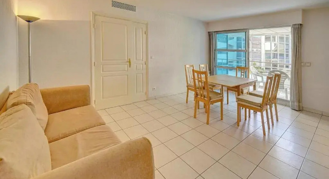 MODERNE 3 PIECES CANNES CENTRE AVEC BALCON l! A2B67, Забронировать Апартаменты/квартира Апартаменты Канн, рядом с Церковь Нотр-Дам-д'Эсперанс, Апартаменты/квартира