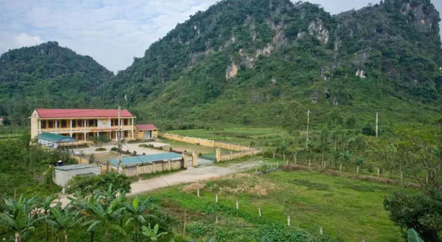 Кровать в общем номере Nam Anh Hotel