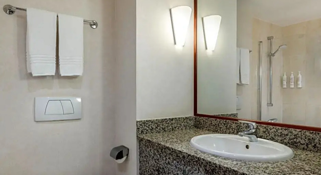 Номер Deluxe Paris Marriott Charles de Gaulle Airport Hotel