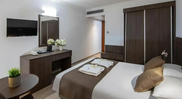 Двухместный номер Superior Side Sea View Kapetanios Limassol Hotel
