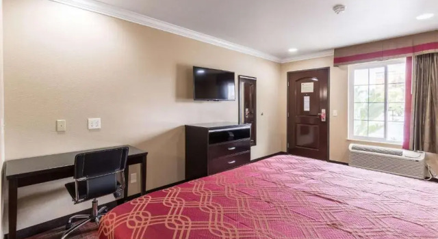 Номер Standard Econo Lodge Inn & Suites Escondido Downtown