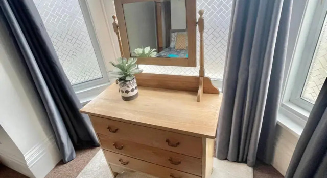 Great family flat just 10 mins walk to beach