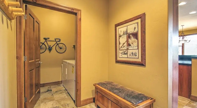 Highland Greens Oak 4 Br townhouse by RedAwning, Rezerwuj Hotel Hotele w Vail Ski z parkingiem, Parking