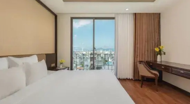 Двухместный люкс с балконом Westlake Resort Hotel