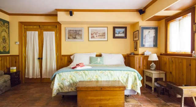 Номер Luxury Honey Maple Grove BnB