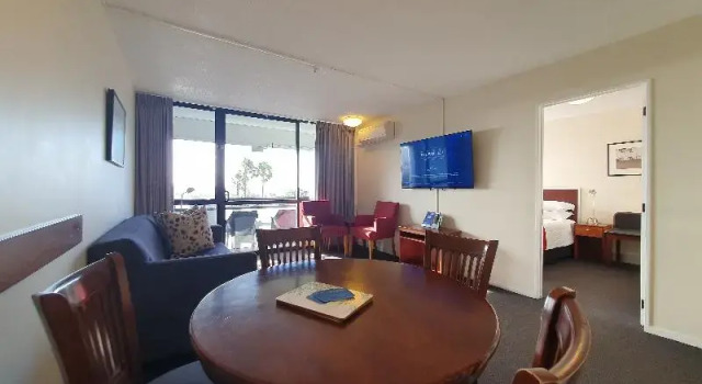 Семейный номер Standard с 2 комнатами с балконом The Parnell Hotel & Conference Centre