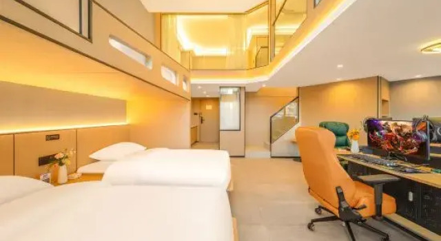 Кровать в общем номере Jinnang Fanyu Hotel (Kunming Wuyue Plaza Jinchuan Road Subway Station)
