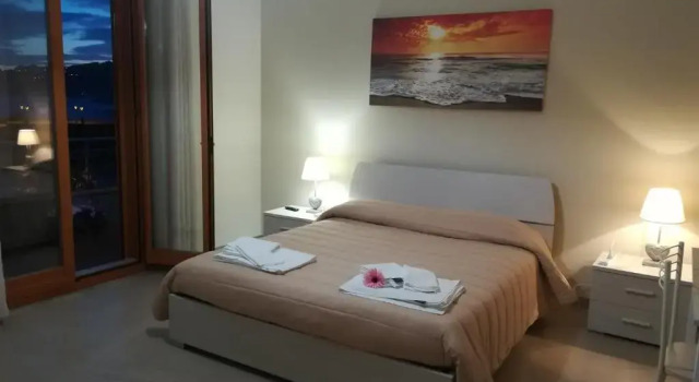B&B la spiaggetta di Stazzo, Book Bed and Breakfast Hotels in Sicily with Parking, Parking