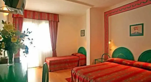Трёхместный номер Standard Hotel Soraya & Apartments