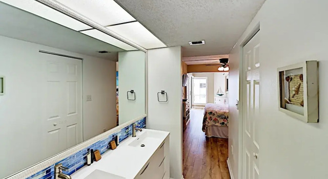 Fresh Beachy Vibe Condo Unit 204 2 Bedrooms 2 Bathrooms Condo, Забронировать Отель Отели в центре Индиан-Шорс, в центре