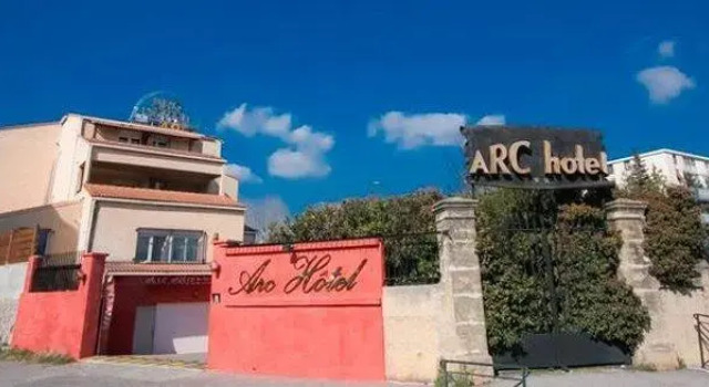 Капсула Adonis Arc Hotel Aix
