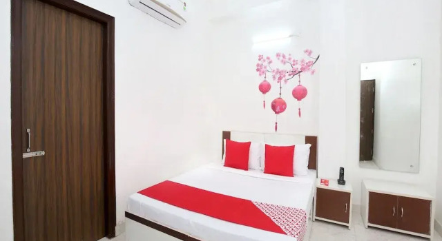 OYO 12379 Hotel Riyasat, Забронировать Отель Отели Chandigarh Region с завтраком, Завтраки