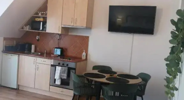 Orsika HillTop Apartman, Buchen Sie Ferienwohnung Eger 