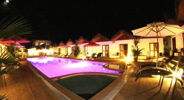 Postel ve společném pokoji SunzEn Palawan, Resort (Sunz En Coron Resort)