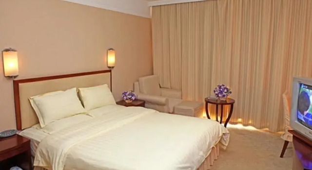 Runhang Hotel, Rezerwuj Hotel Hotele w Qingdao z parkingiem, w pobliżu Huashi Building, Parking