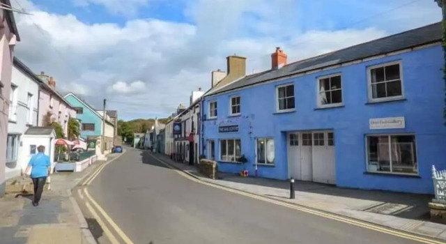 Court House, Boek Hotel Solva 